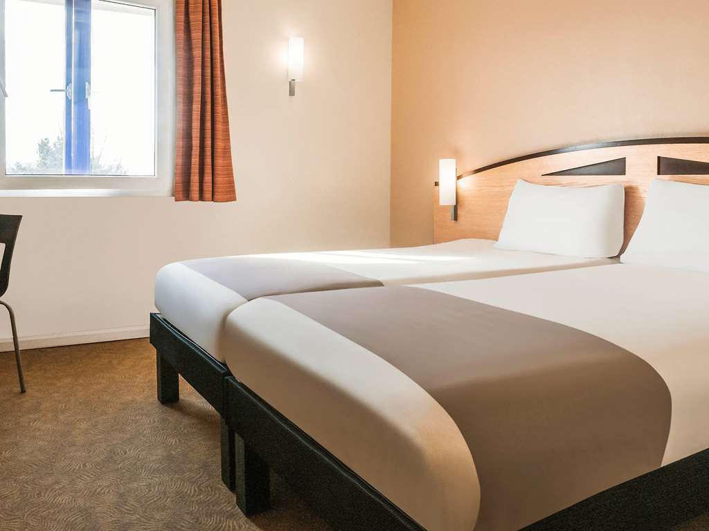 Ibis Cardiff Gate - International Business Park Hotel Quarto foto